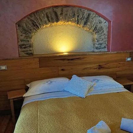 Diffuso Ceaglio Valle Maira מלון